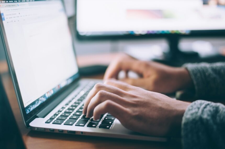 How to Use AI to Improve Your Writing Skills
